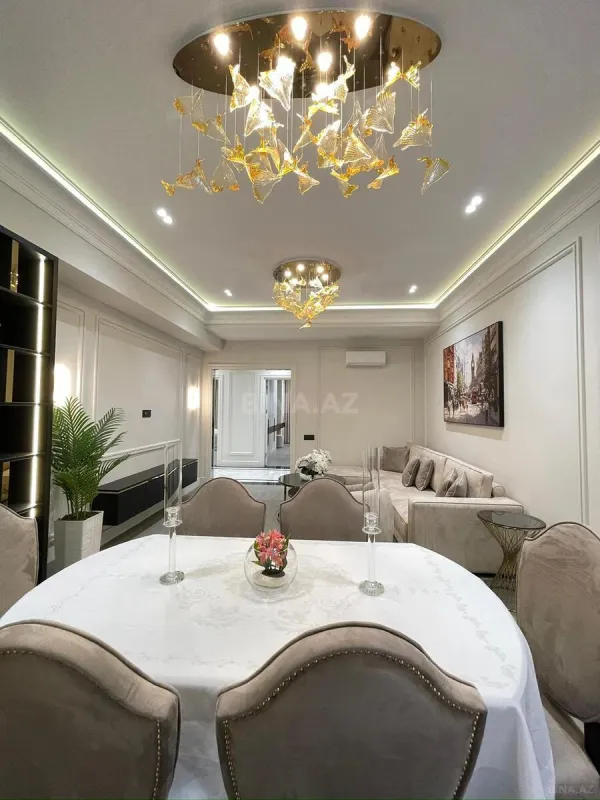 Satılır 4 otaqlı mənzil 140 m²