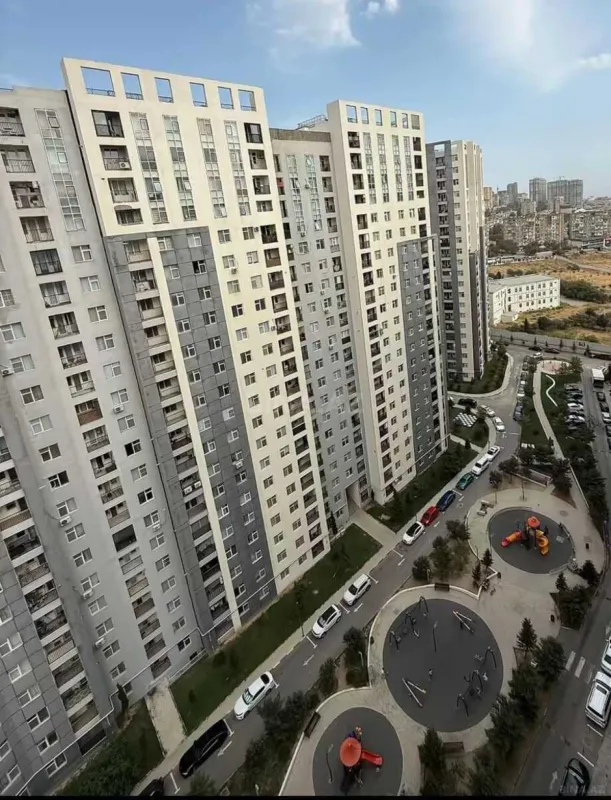 Satılır 3 otaqlı mənzil 110 m²