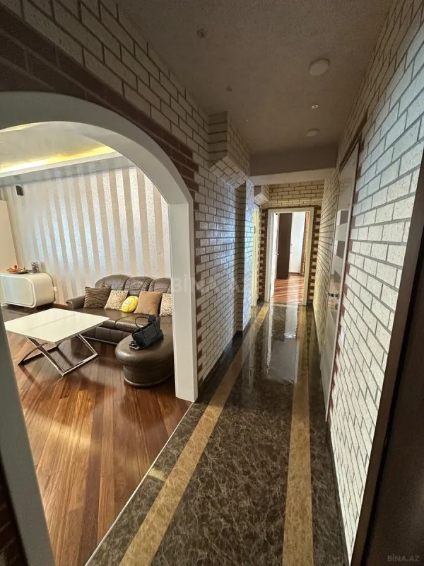 Kirayə verilir 3 otaqlı mənzil 158 m²