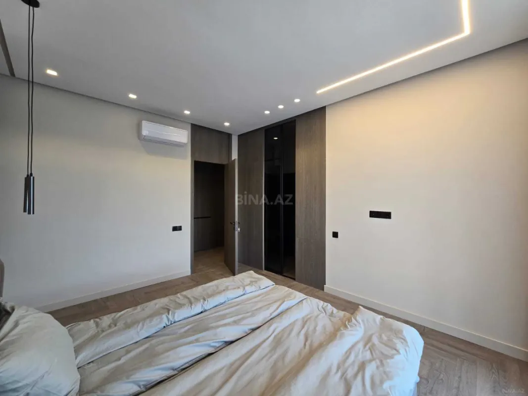 Satılır 3 otaqlı mənzil 158 m²