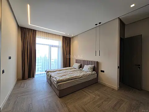 Satılır 3 otaqlı mənzil 158 m²