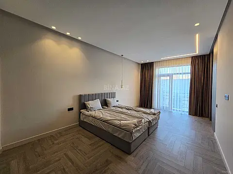 Satılır 3 otaqlı mənzil 158 m²
