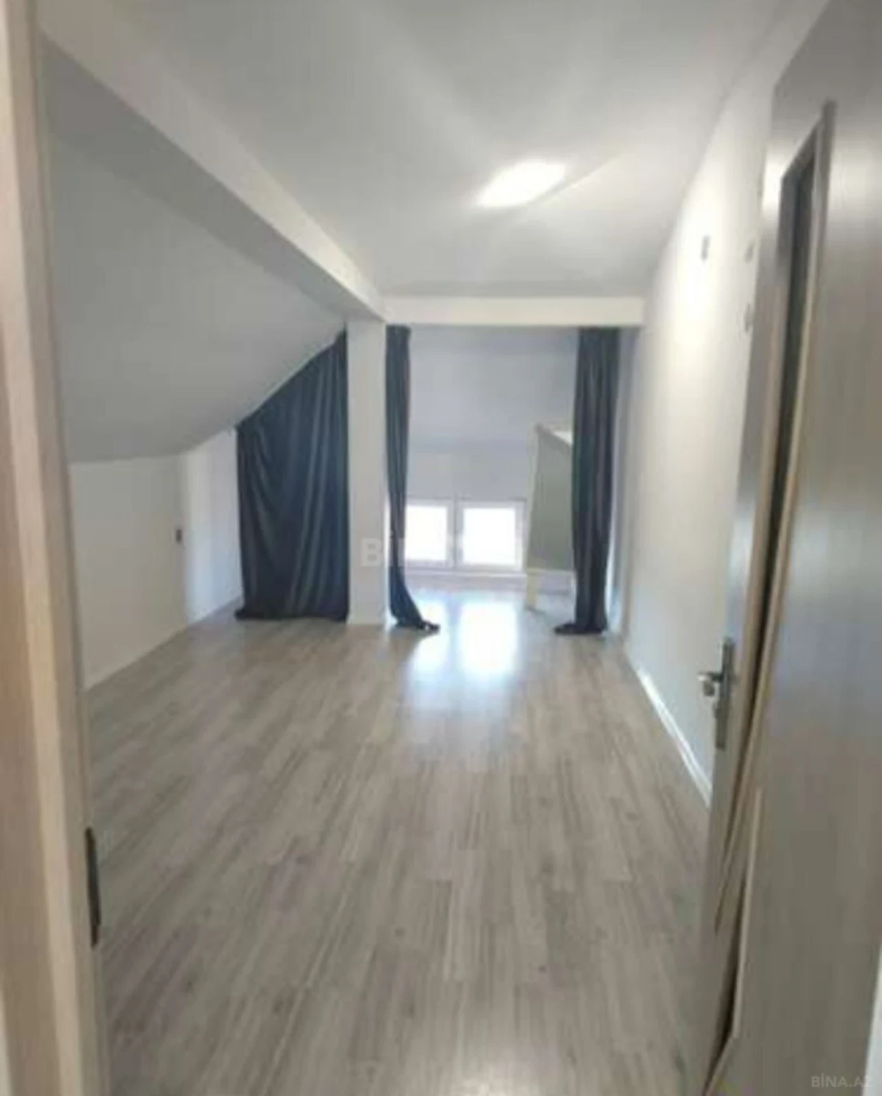 Satılır 2 otaqlı mənzil 70 m²