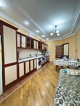Satılır 3 otaqlı mənzil 124 m²