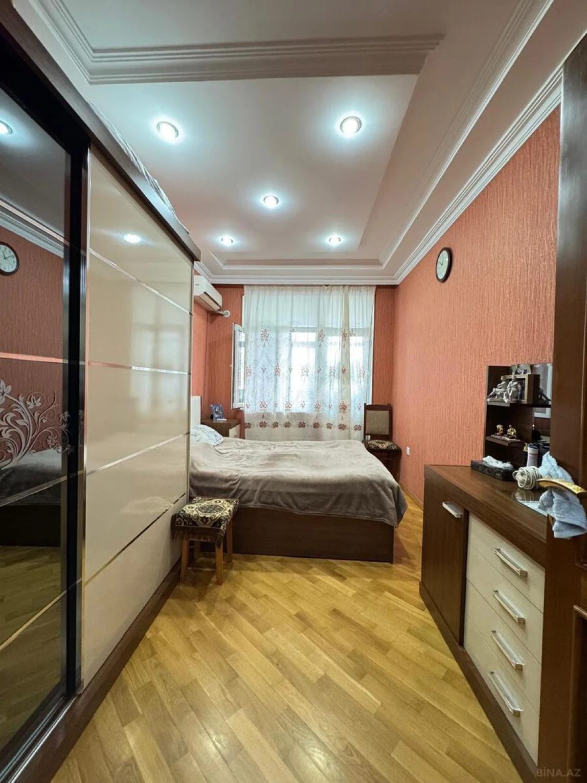Satılır 3 otaqlı mənzil 124 m²