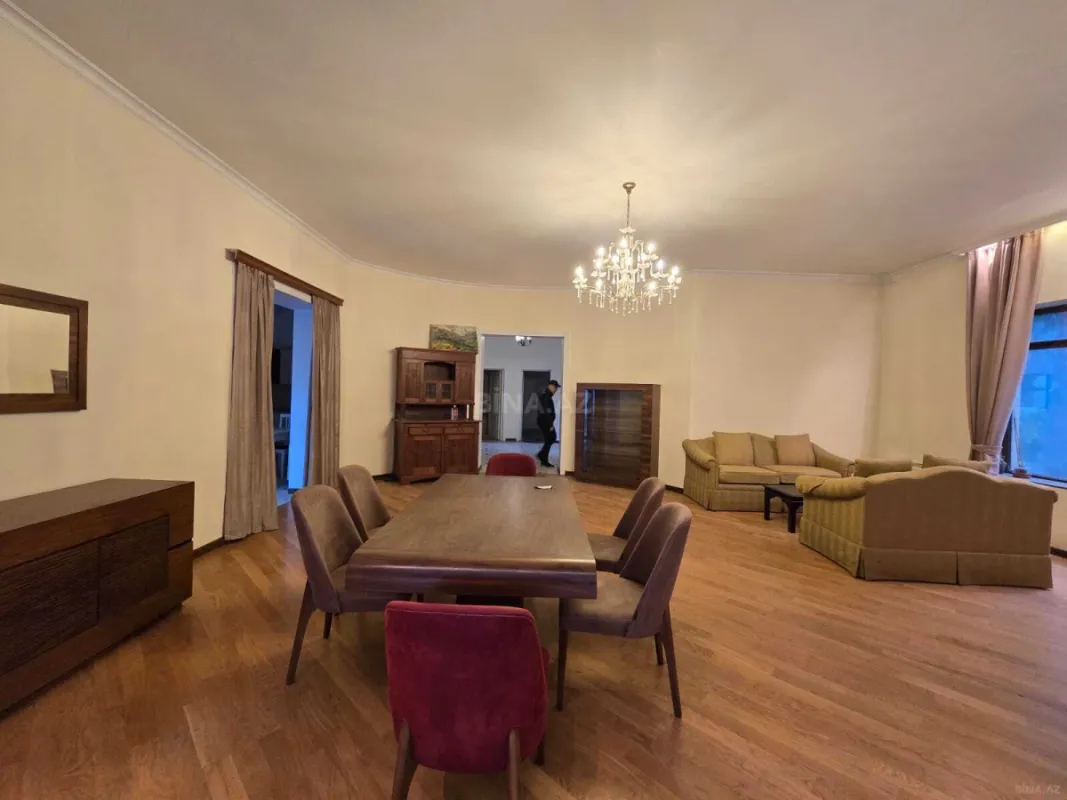 Kirayə verilir 6 otaqlı həyət evi 350 m²