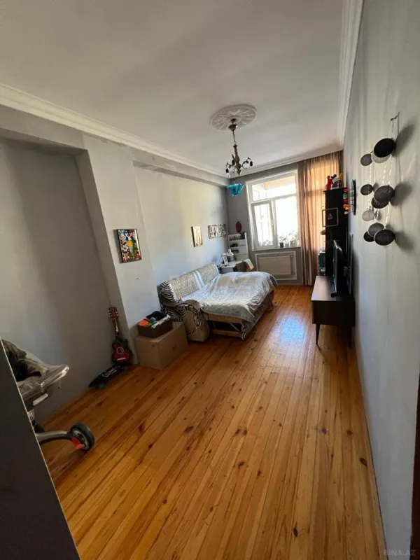 Satılır 3 otaqlı mənzil 114 m²