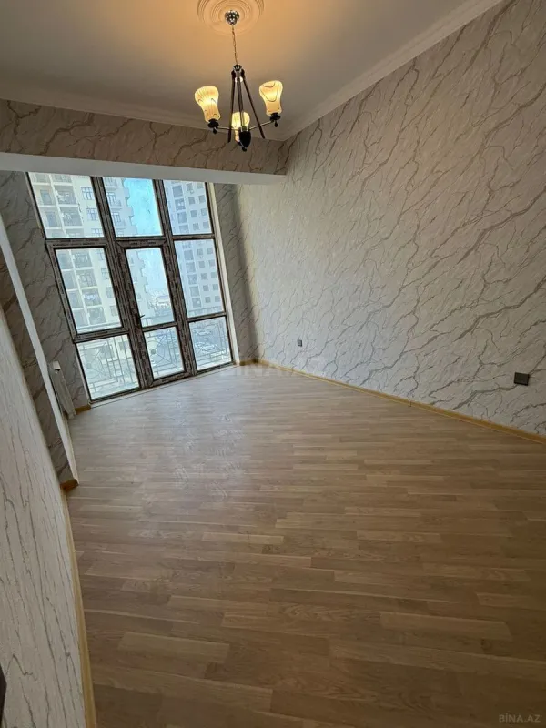 Satılır 3 otaqlı mənzil 106 m²