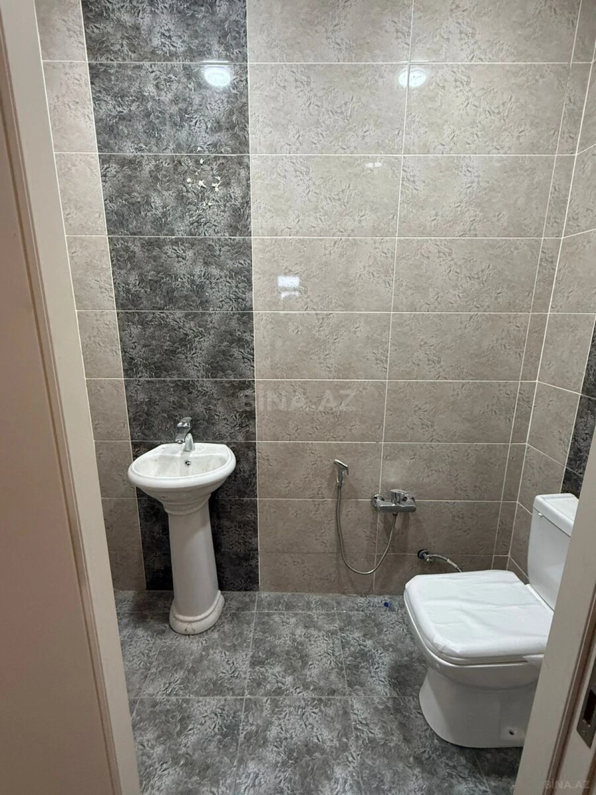 Satılır 3 otaqlı mənzil 106 m²