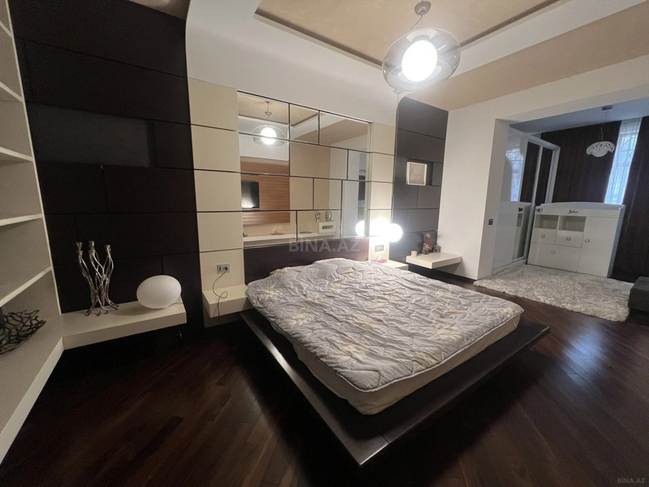 Satılır 4 otaqlı mənzil 110 m²