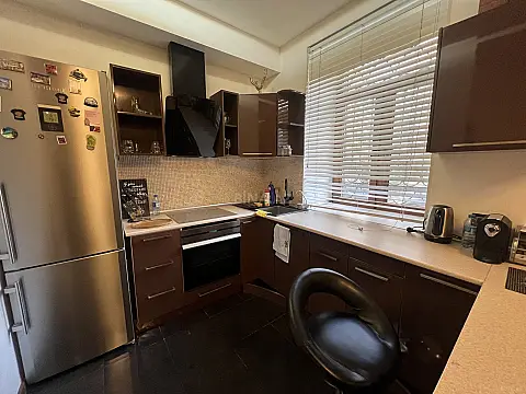 Satılır 4 otaqlı mənzil 110 m²
