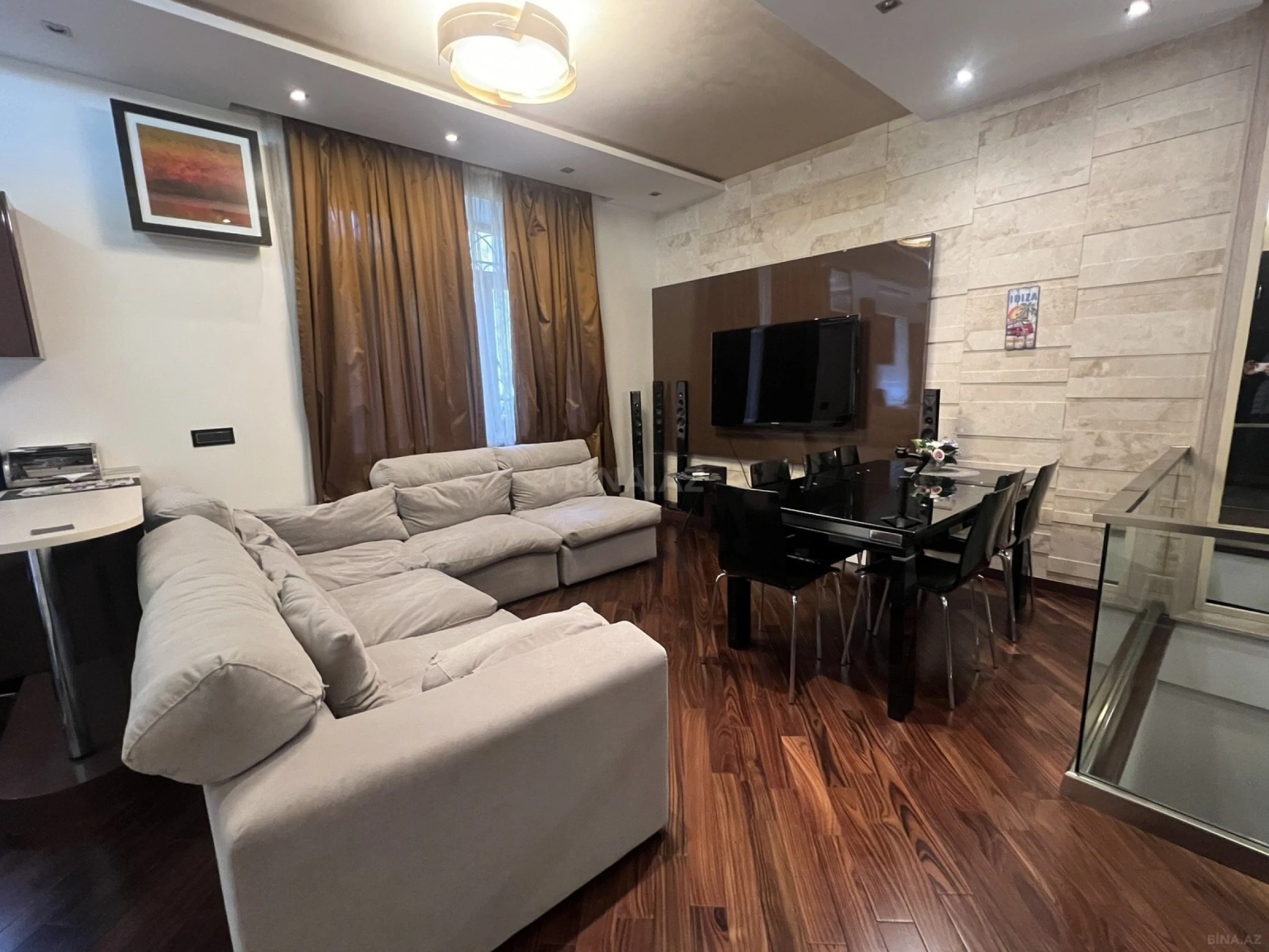 Satılır 4 otaqlı mənzil 110 m²