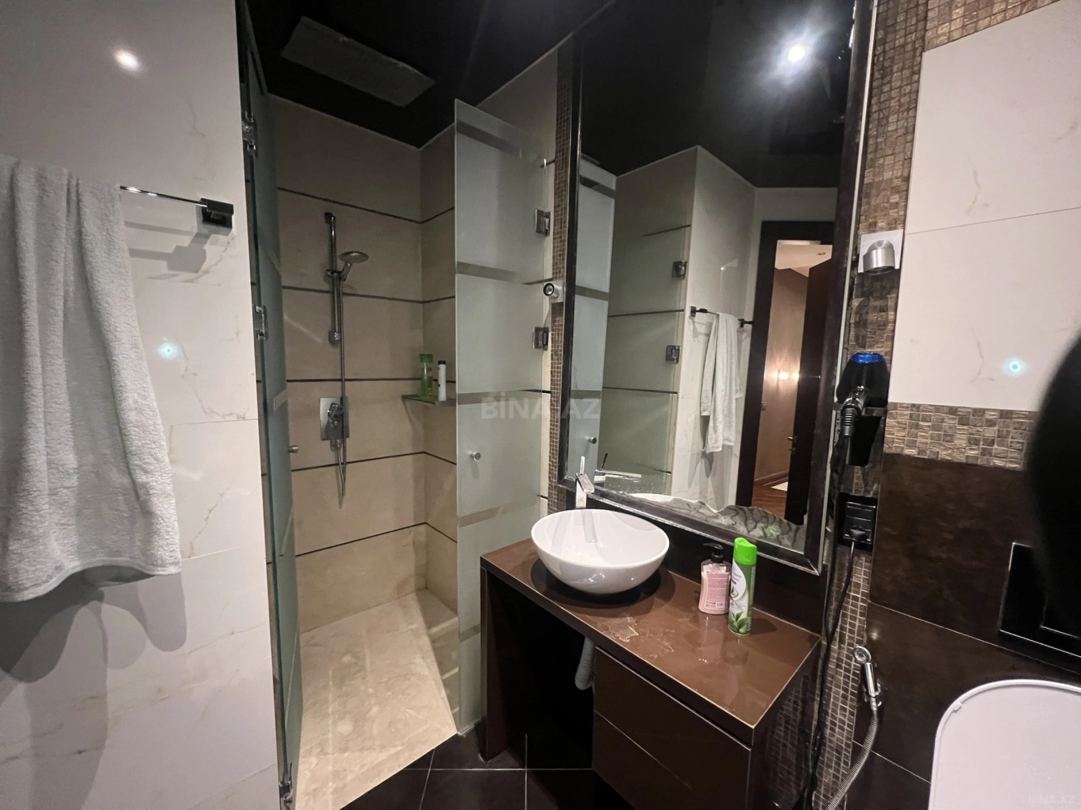 Satılır 4 otaqlı mənzil 110 m²