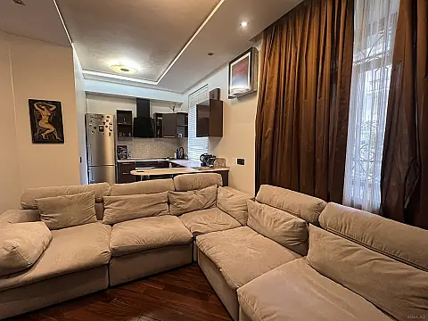 Satılır 4 otaqlı mənzil 110 m²