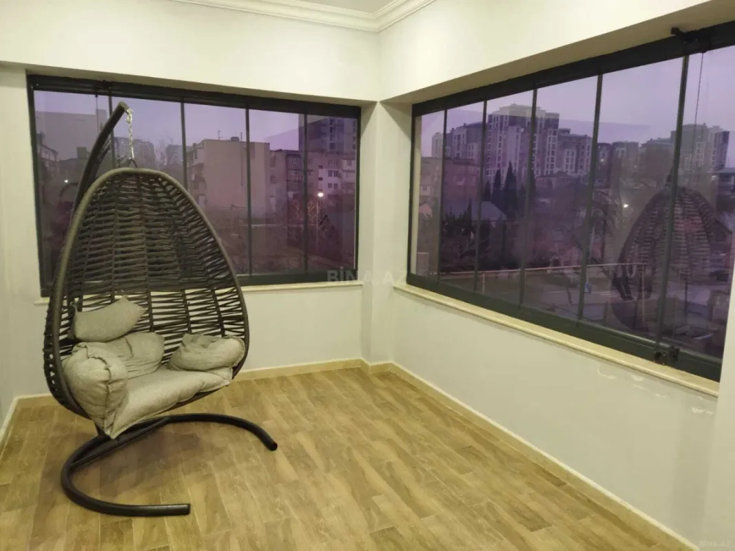 Satılır 10 otaqlı həyət evi 400 m²