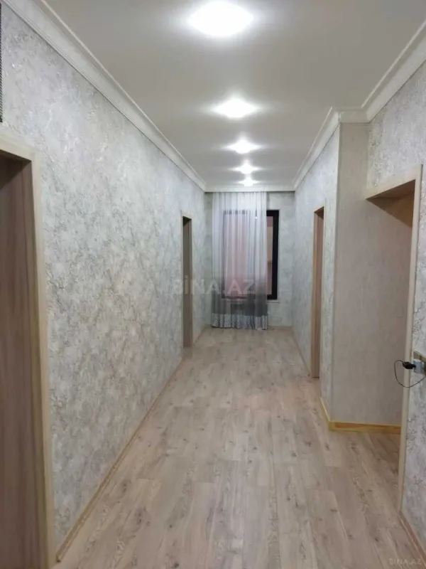 Satılır 10 otaqlı həyət evi 400 m²