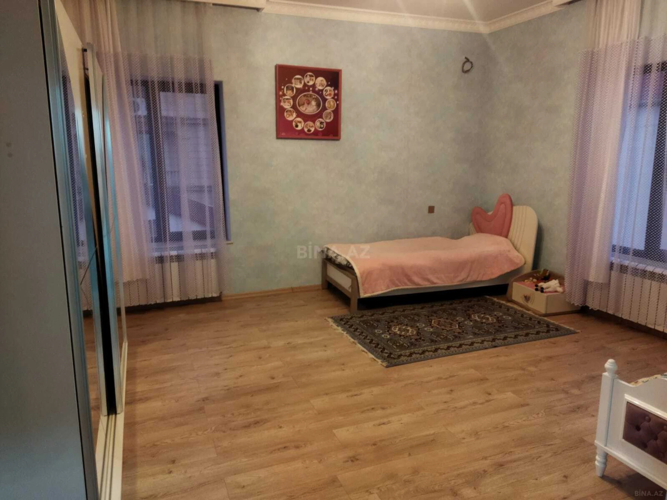Satılır 10 otaqlı həyət evi 400 m²