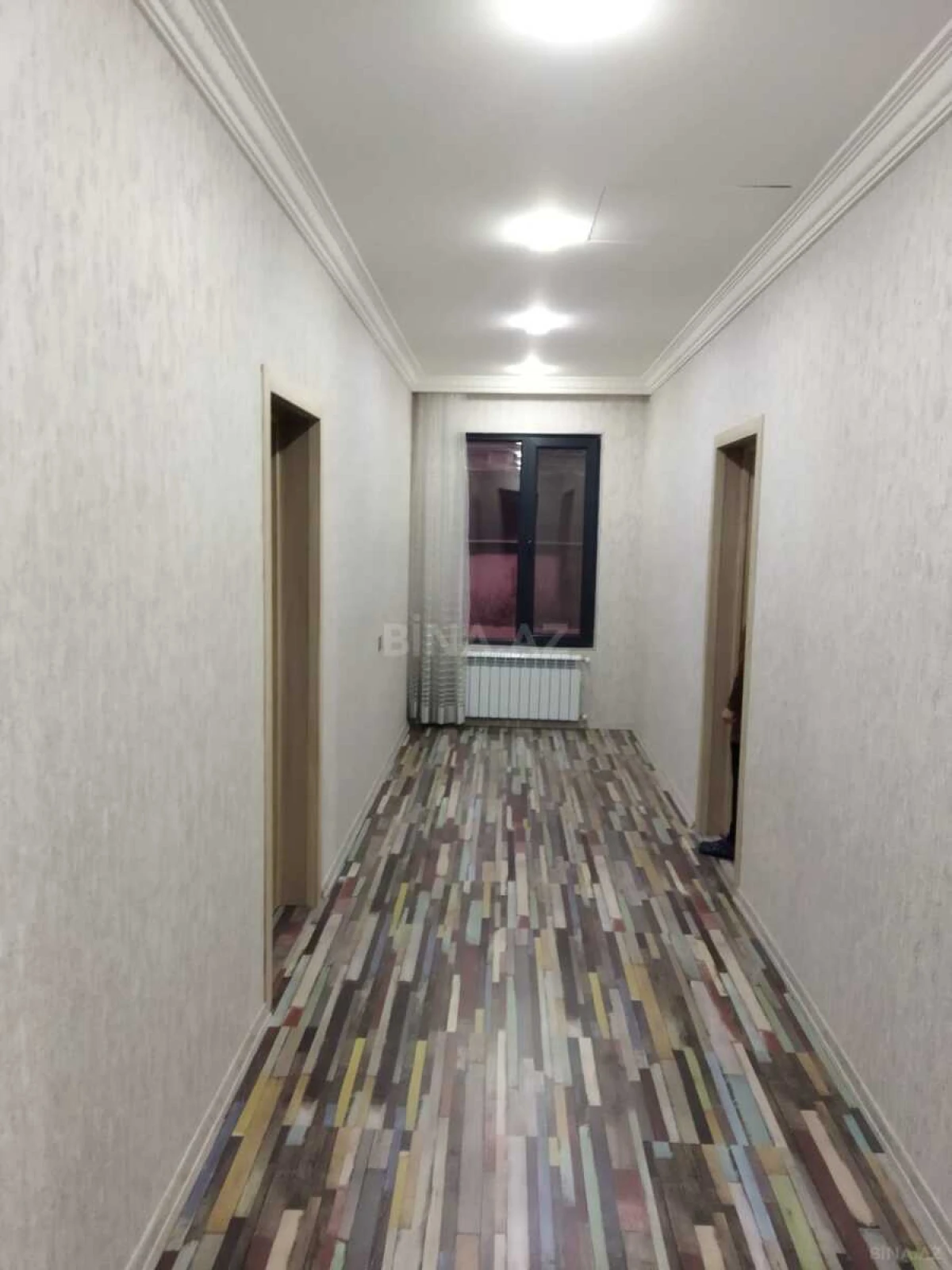 Satılır 10 otaqlı həyət evi 400 m²