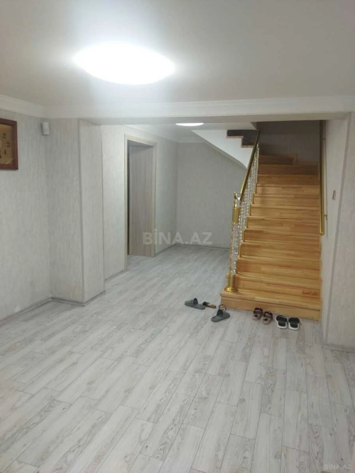 Satılır 10 otaqlı həyət evi 400 m²
