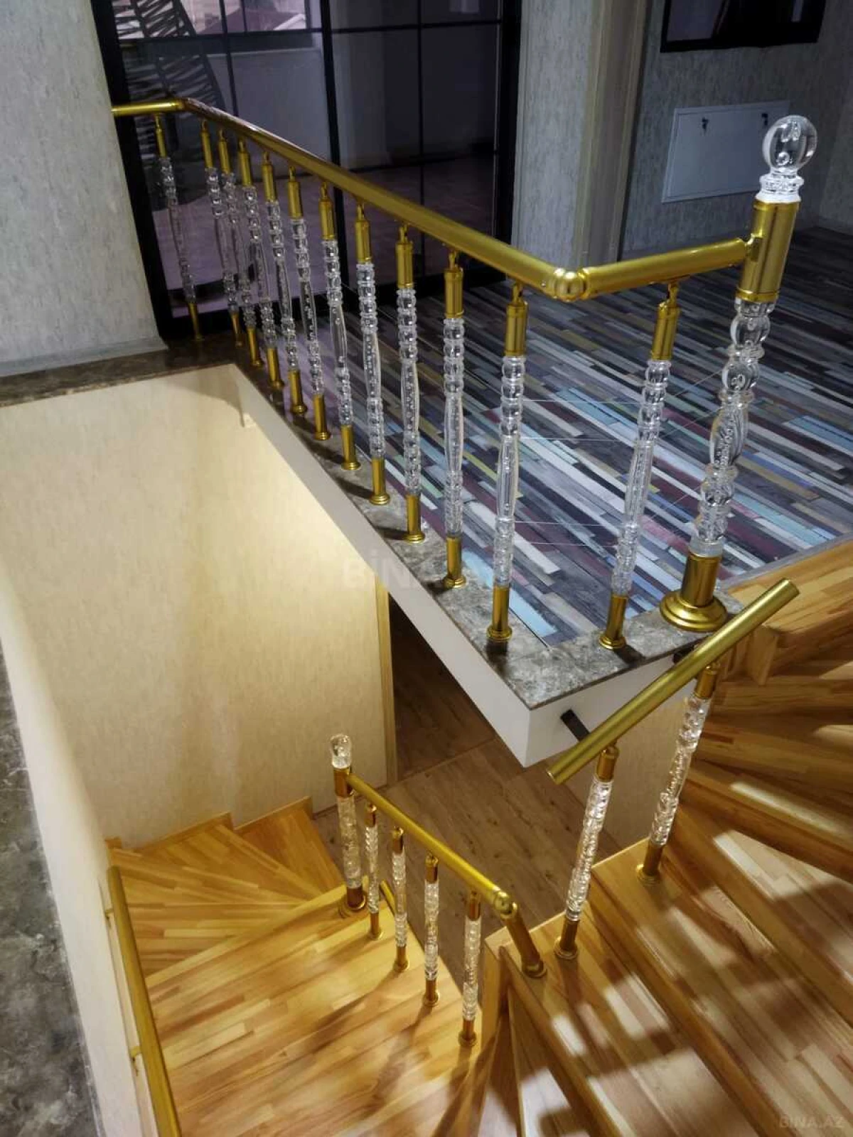 Satılır 10 otaqlı həyət evi 400 m²