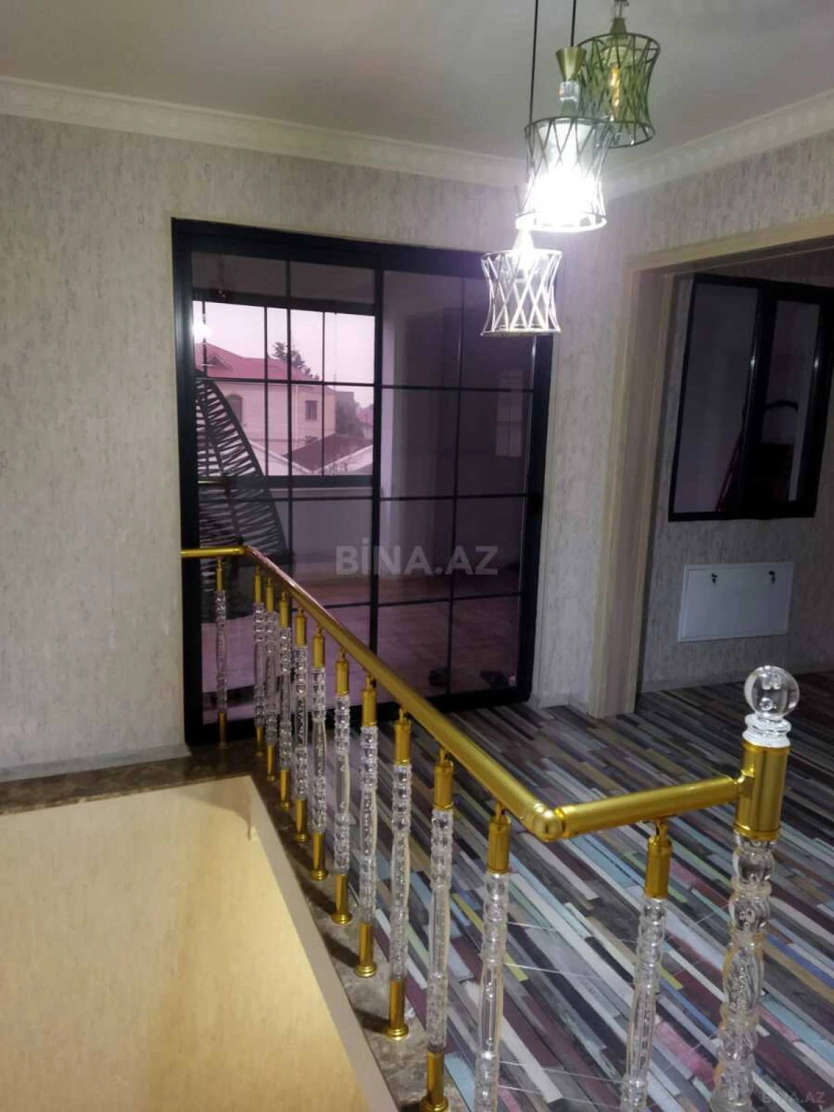 Satılır 10 otaqlı həyət evi 400 m²