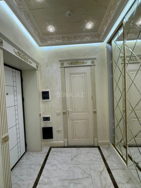 Satılır 3 otaqlı mənzil 148 m²