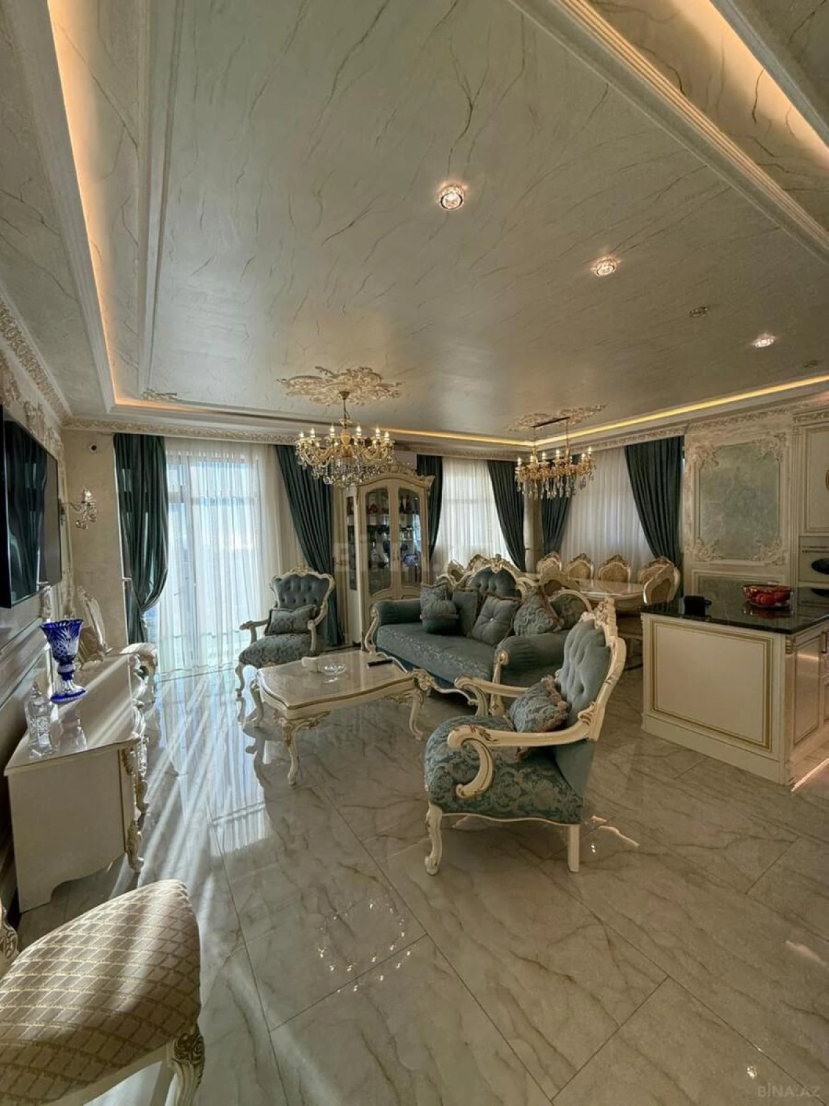 Satılır 3 otaqlı mənzil 148 m²