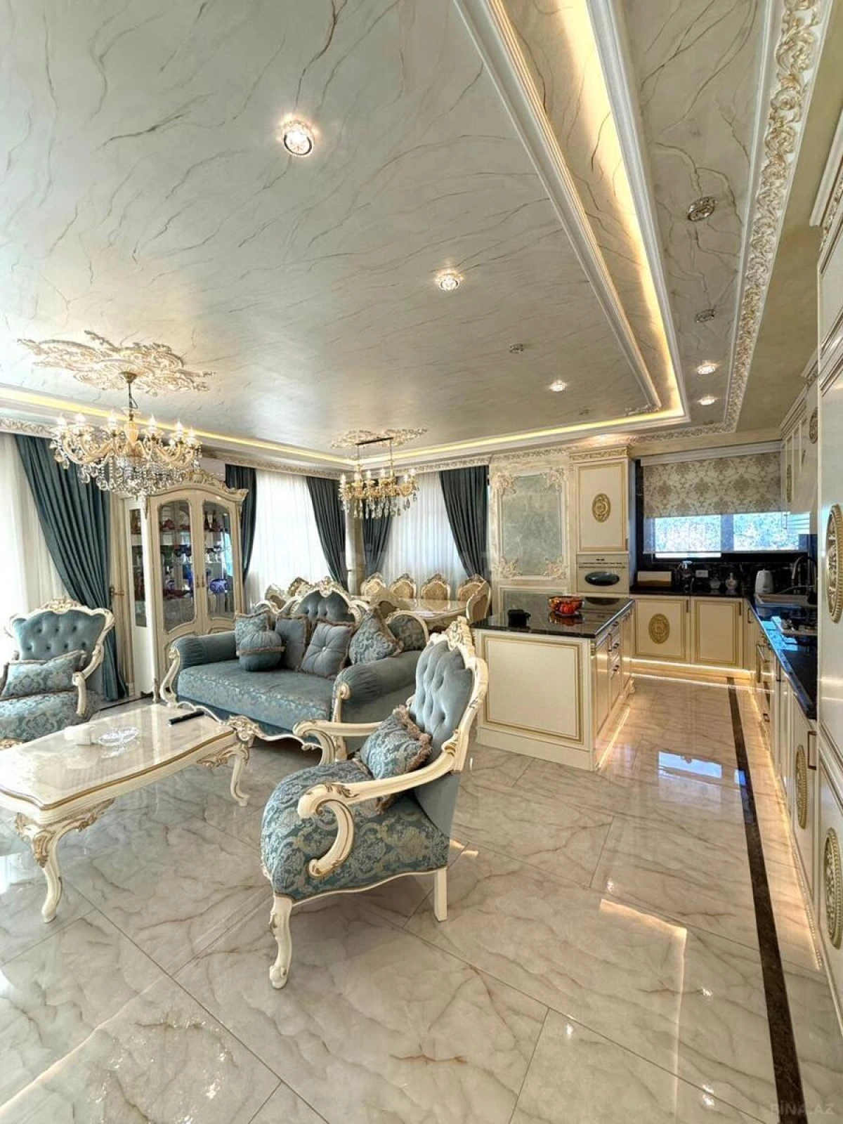 Satılır 3 otaqlı mənzil 148 m²