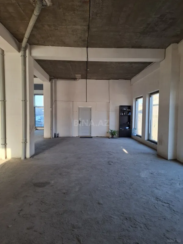 Satılır obyekt 240 m²