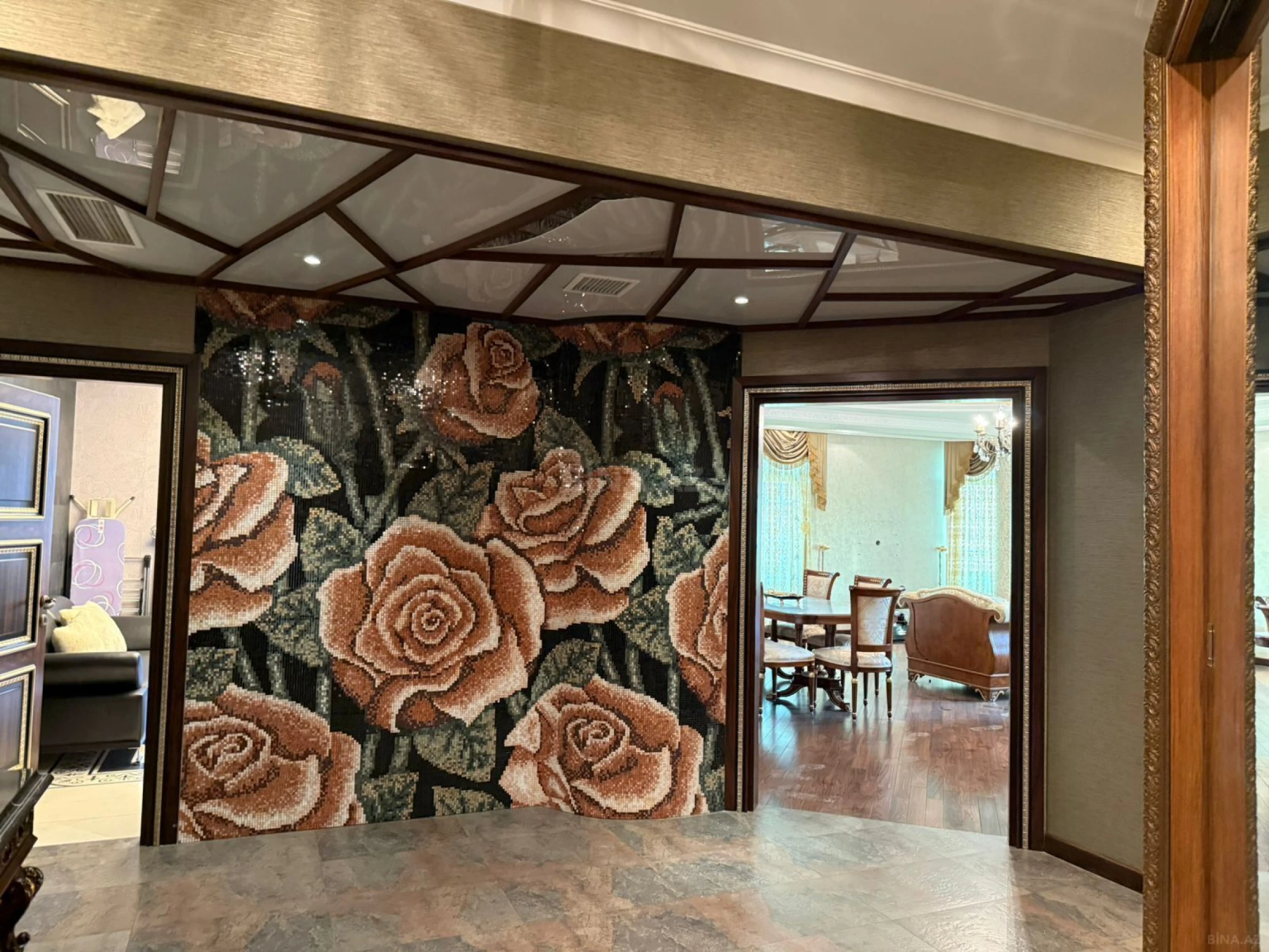 Satılır 4 otaqlı mənzil 200 m²