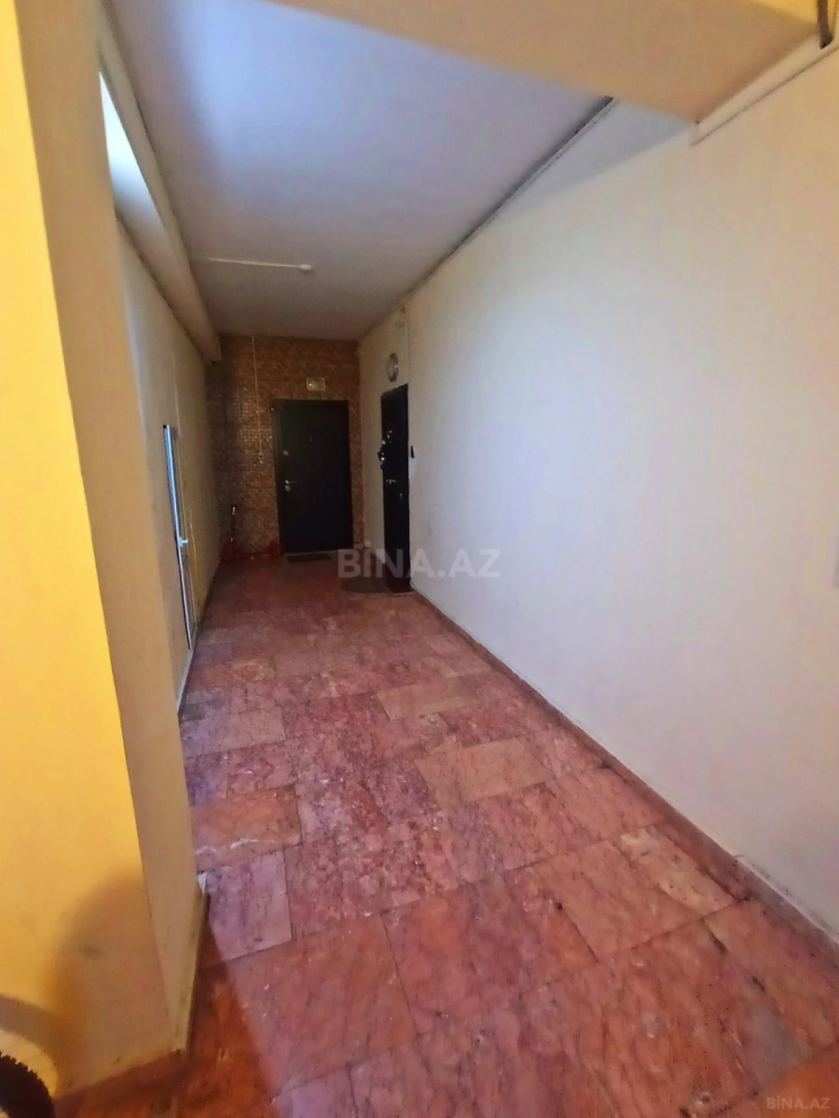 Satılır 3 otaqlı mənzil 68 m²