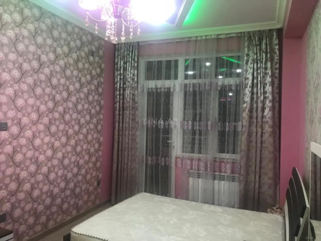 Satılır 2 otaqlı mənzil 68 m²