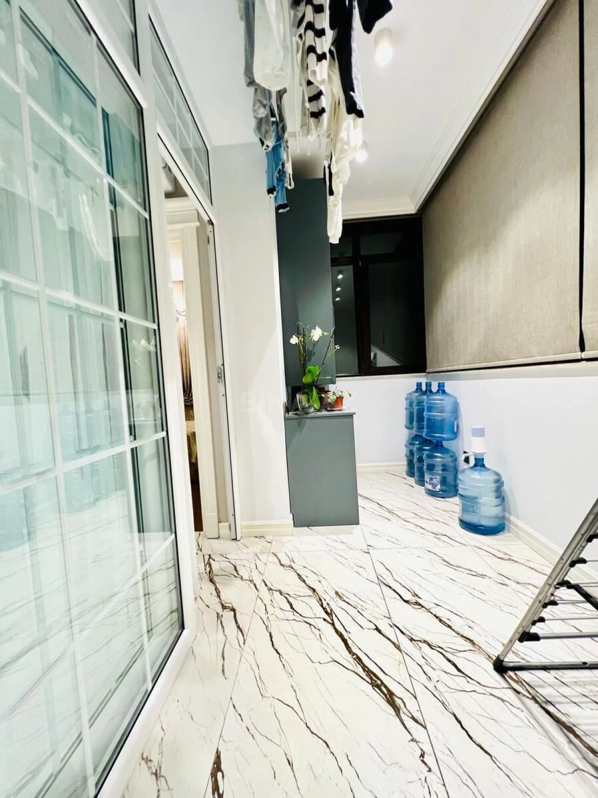 Satılır 4 otaqlı mənzil 143 m²