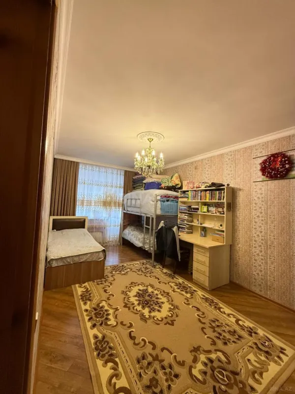 Satılır 4 otaqlı mənzil 100 m²