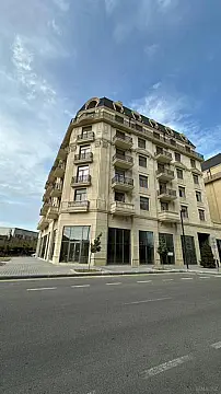 Satılır obyekt 364 m²