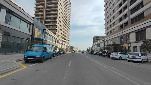 Satılır obyekt 673 m²