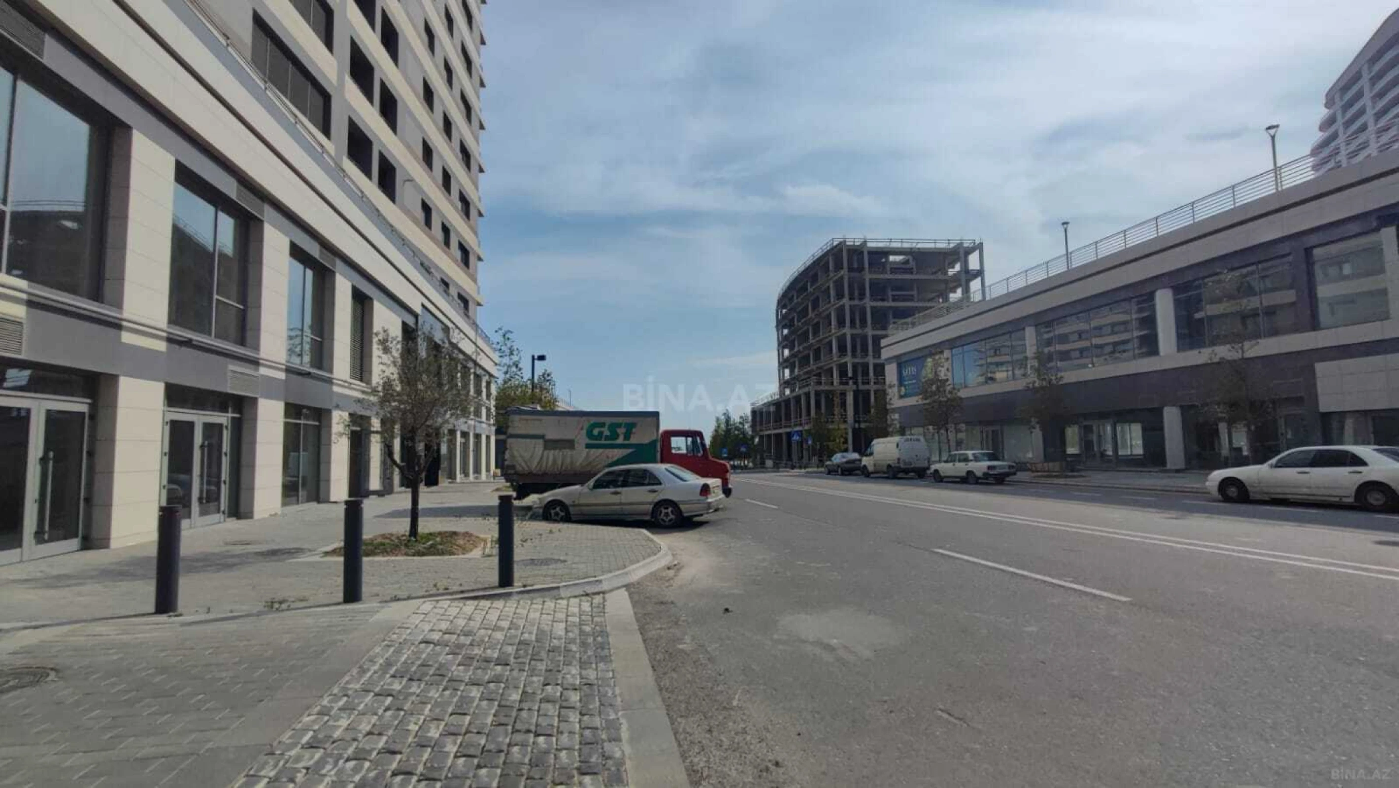 Satılır obyekt 673 m²