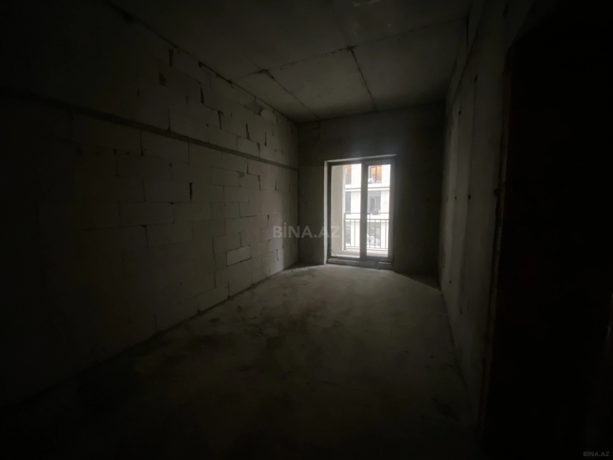 Satılır 2 otaqlı mənzil 76 m²