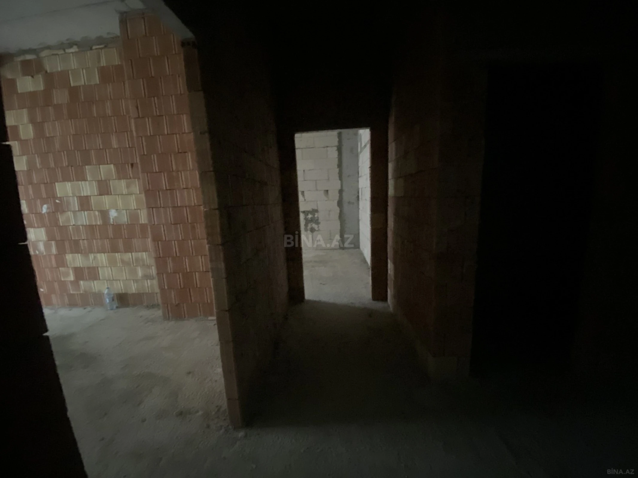 Satılır 2 otaqlı mənzil 76 m²