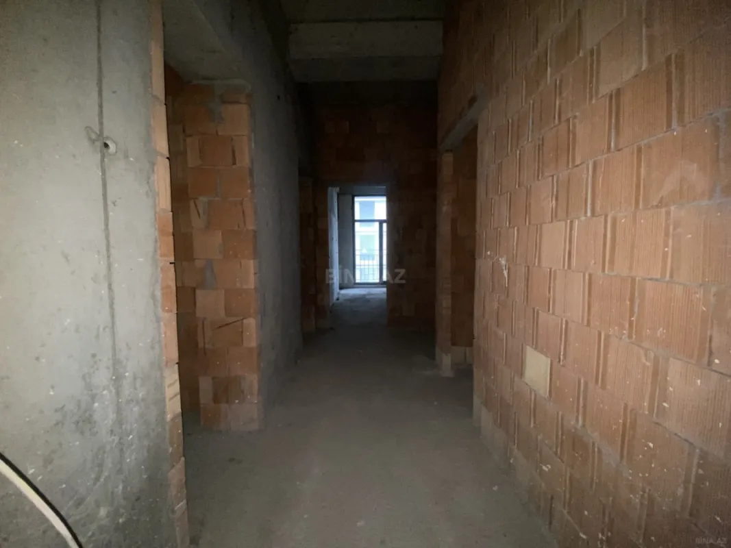Satılır 2 otaqlı mənzil 76 m²
