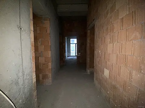 Satılır 2 otaqlı mənzil 76 m²
