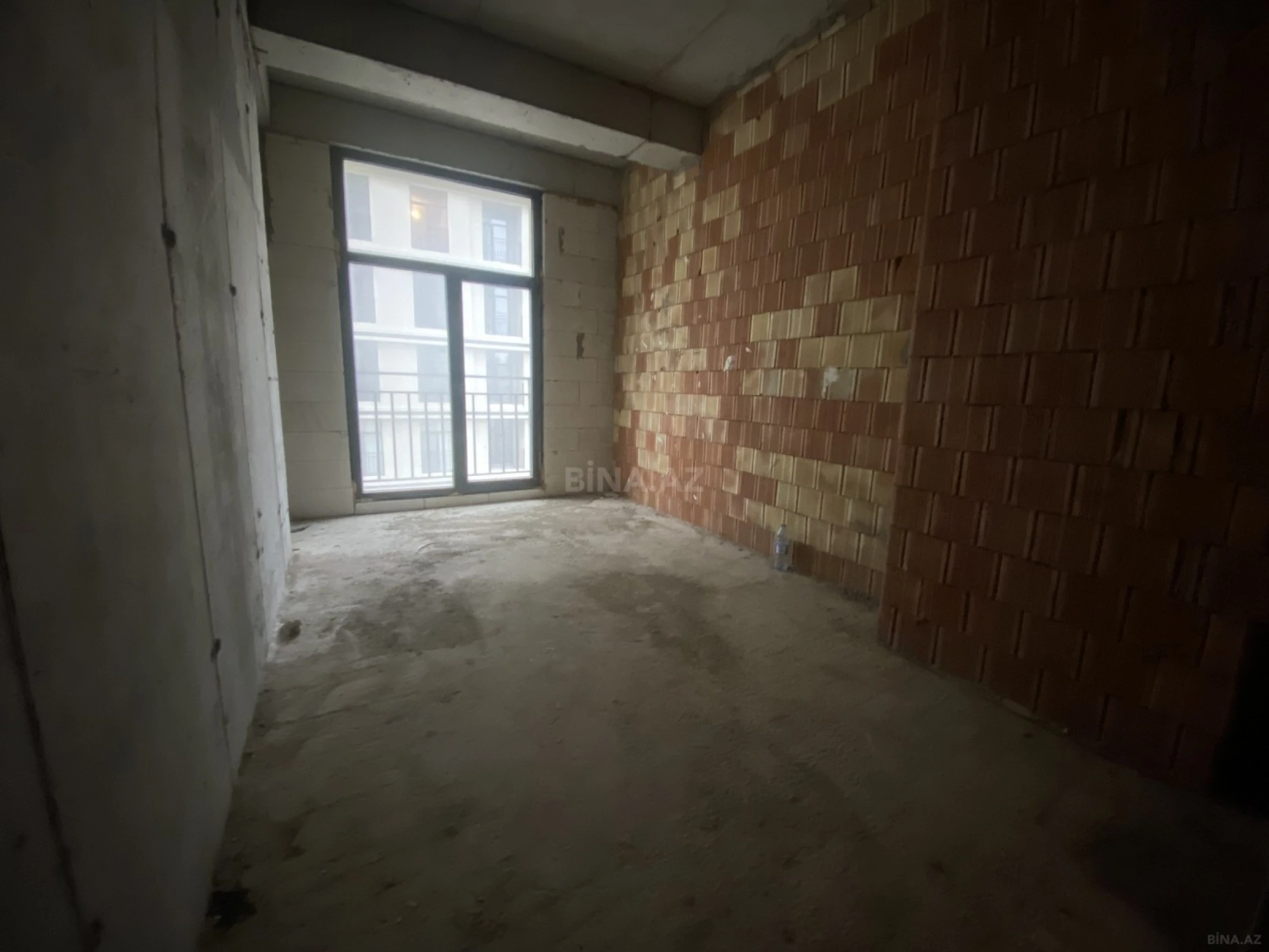 Satılır 2 otaqlı mənzil 76 m²