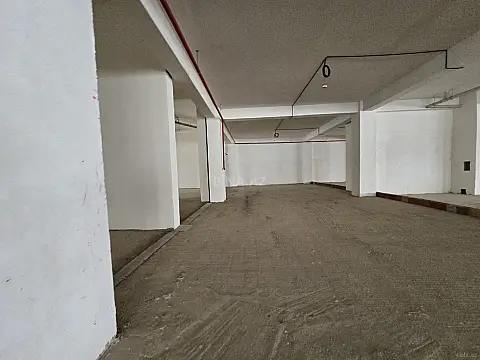 Satılır obyekt 1350 m²