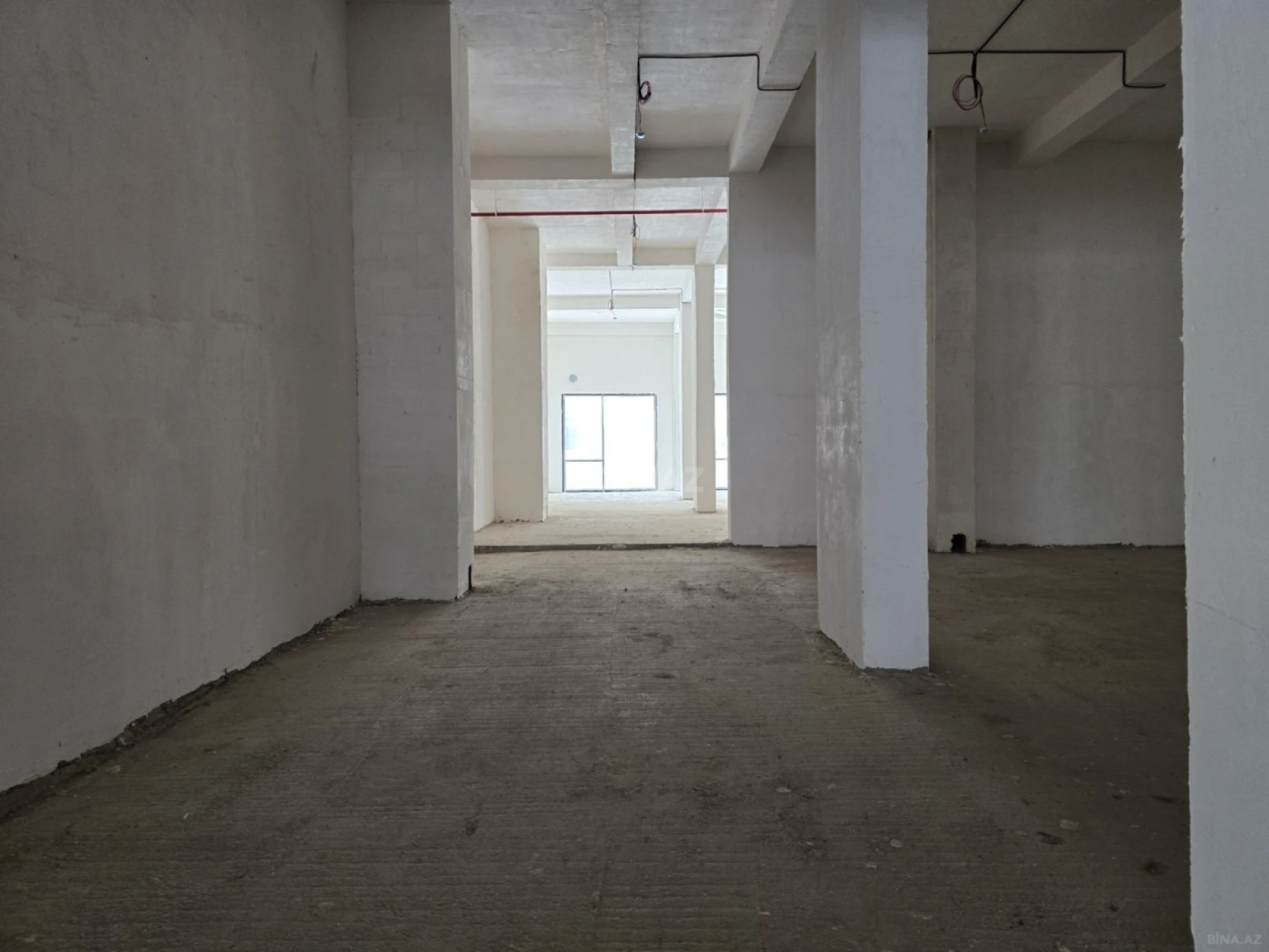 Satılır obyekt 1350 m²