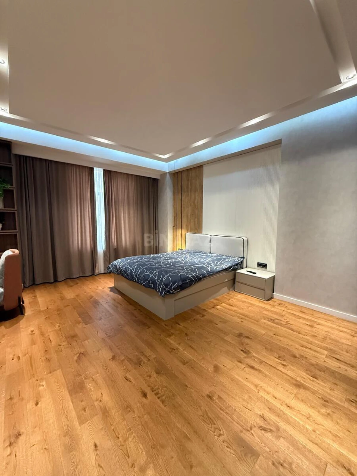 Kirayə verilir 3 otaqlı mənzil 140 m²