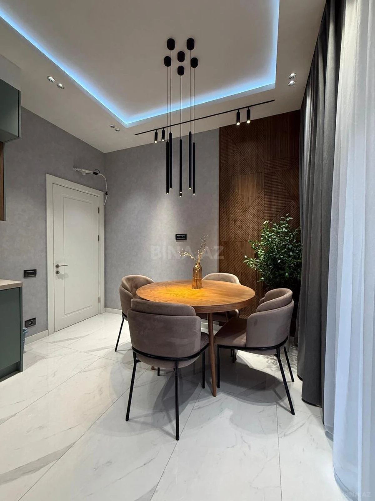 Kirayə verilir 3 otaqlı mənzil 140 m²