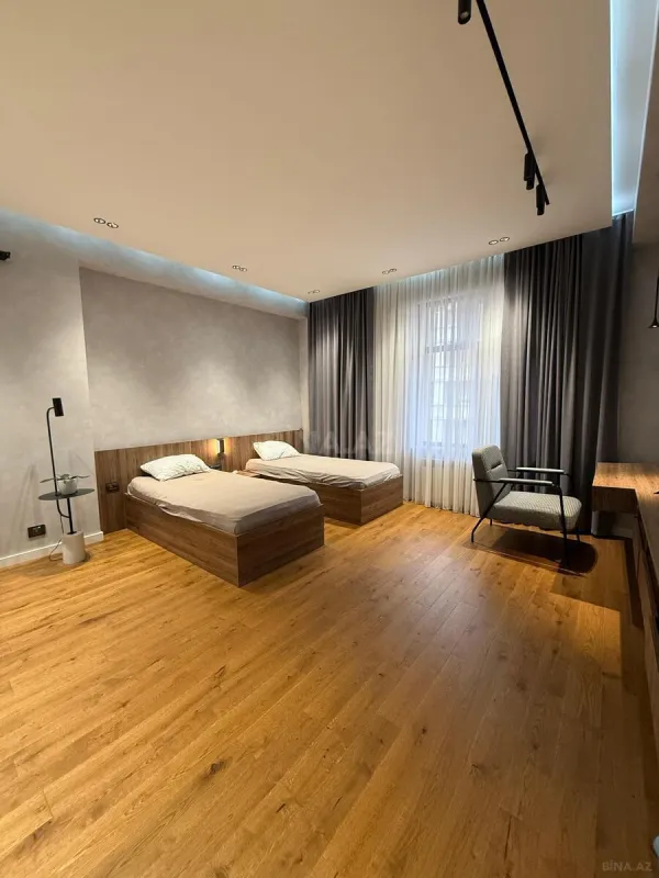 Kirayə verilir 3 otaqlı mənzil 140 m²