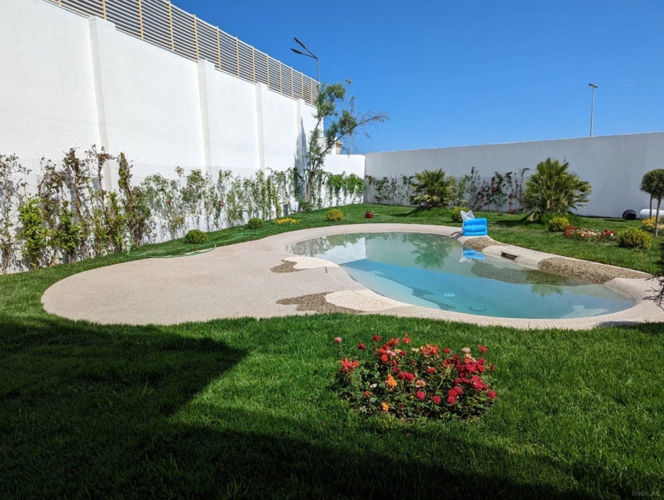 Kirayə verilir 4 otaqlı həyət evi 300 m²