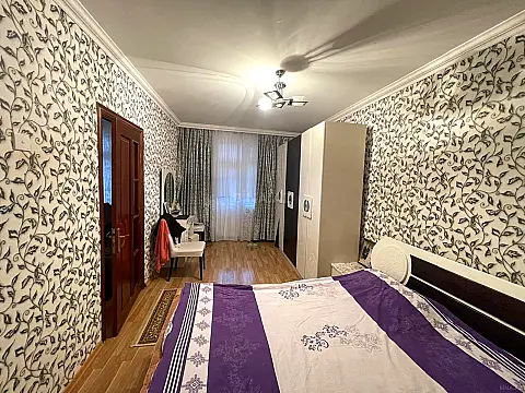 Satılır 4 otaqlı mənzil 85 m²
