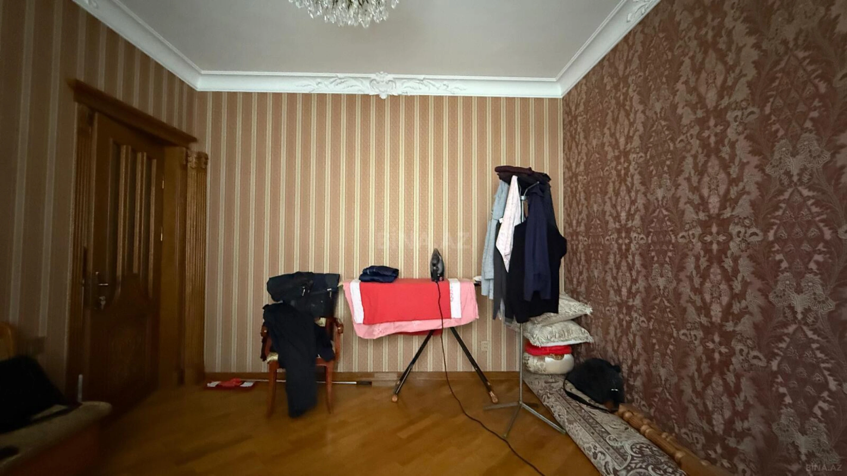 Satılır 8 otaqlı həyət evi 400 m²